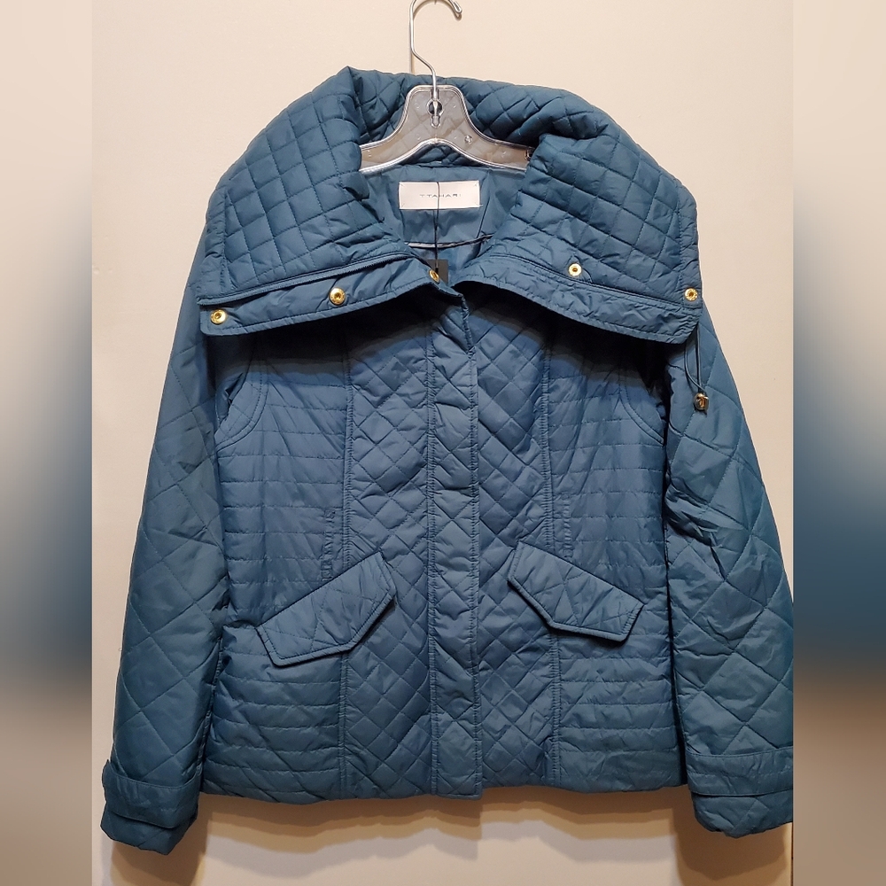 21. NWT Tahari Quilted Jacket